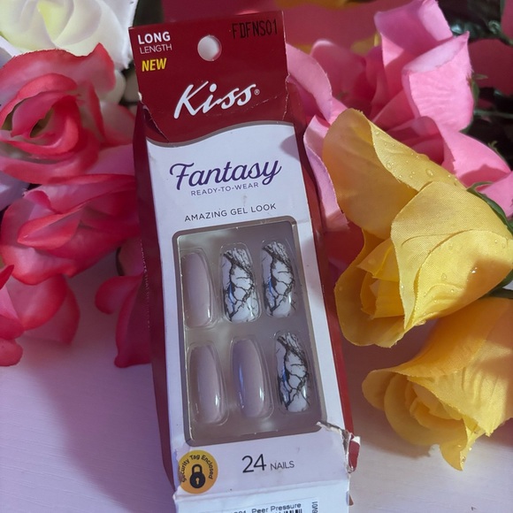 Kiss Fantasy Gel Nails with Marble Design - Picture 2 of 4